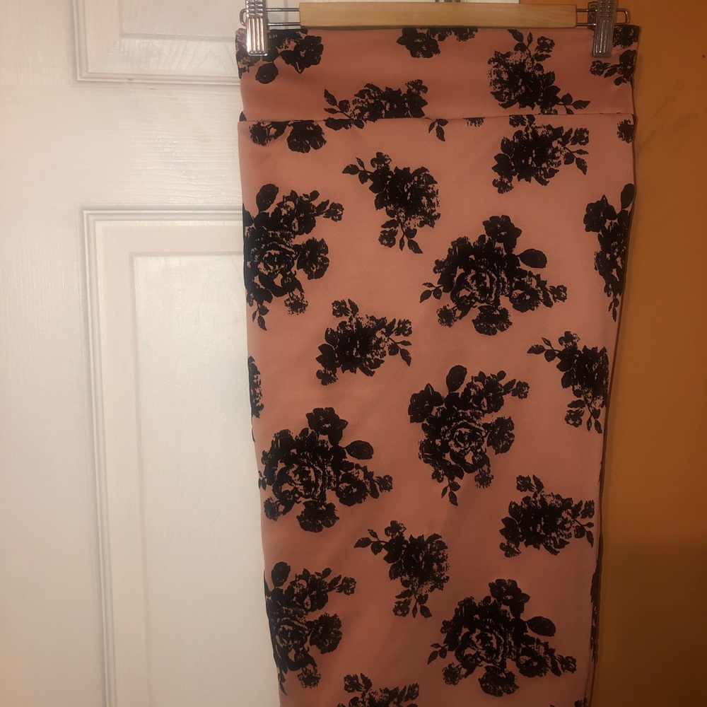 Peach and black A lined skirt